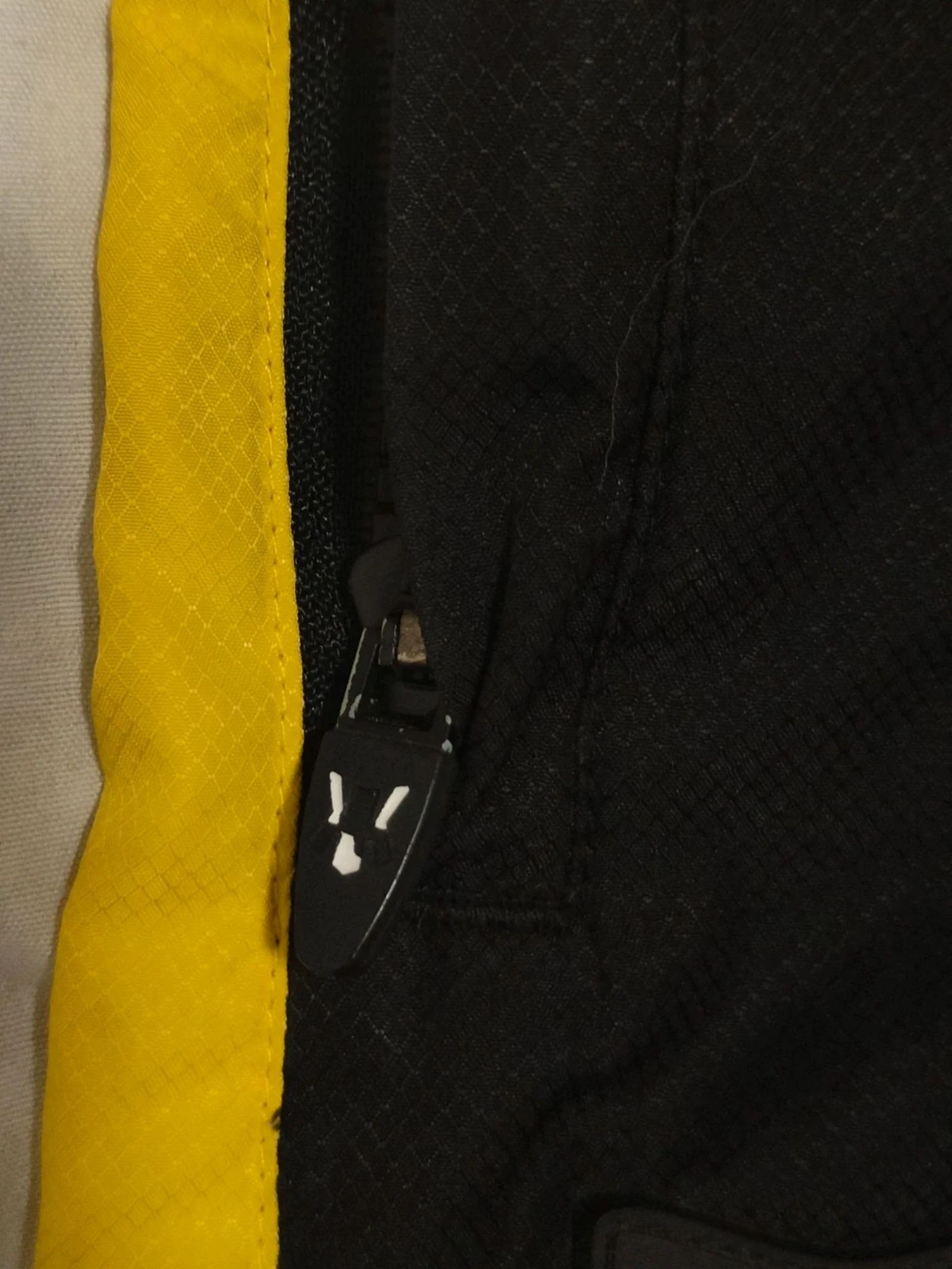 Bas de chándal Foot Korner Negro y Amarillo Talla S – photo 5